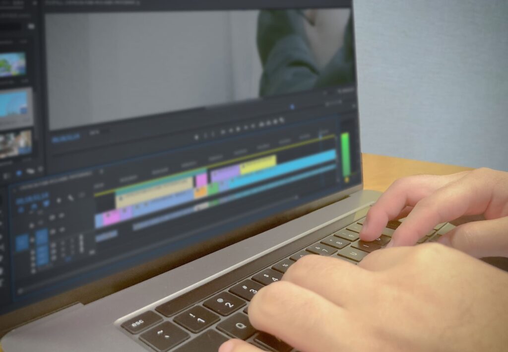 動画編集でパソコンを選ぶメリット・デメリット